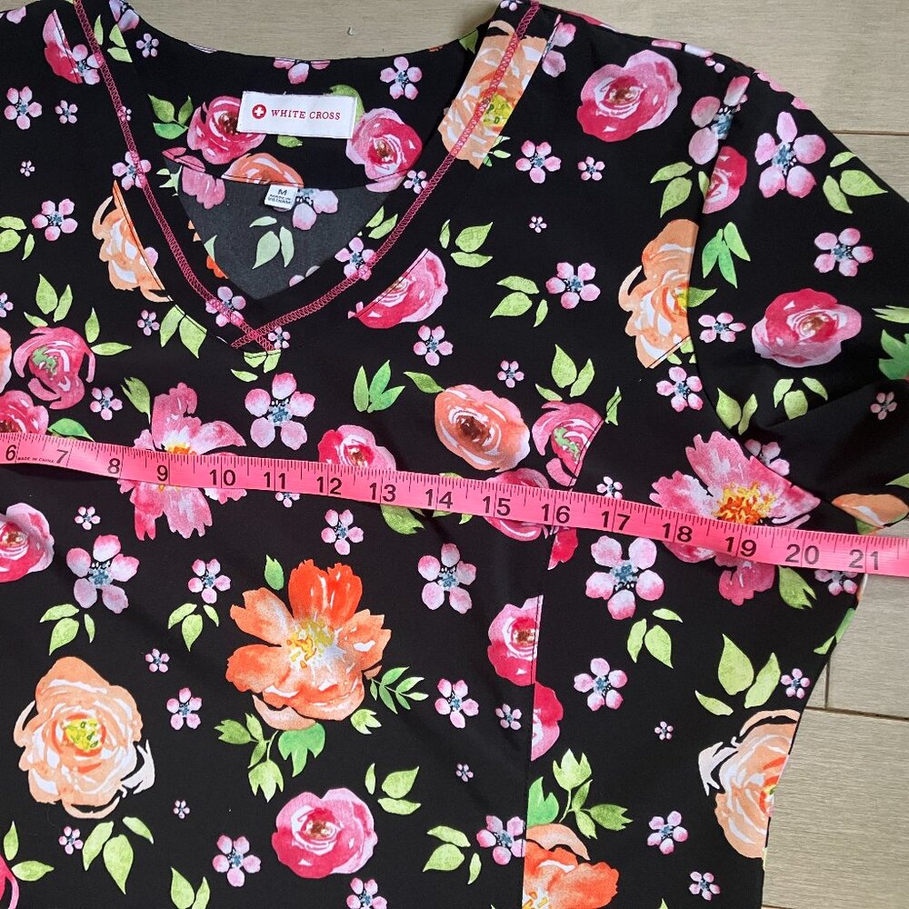White Cross Scrub top - Picture 6 of 6